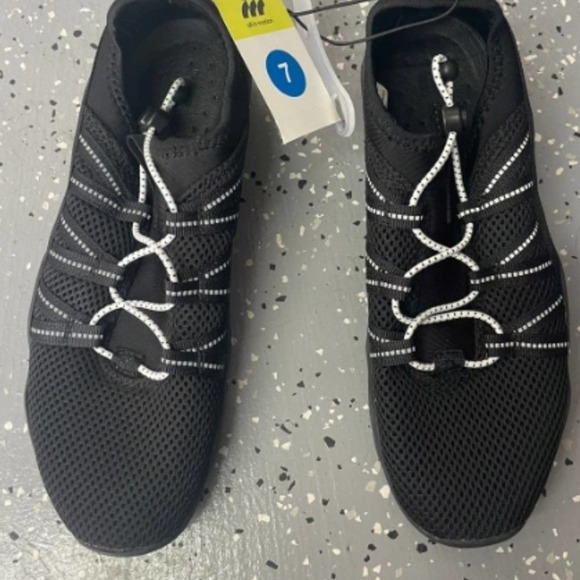 All in Motion Aurora Water Shoes Black 6 - Picture 4 of 4